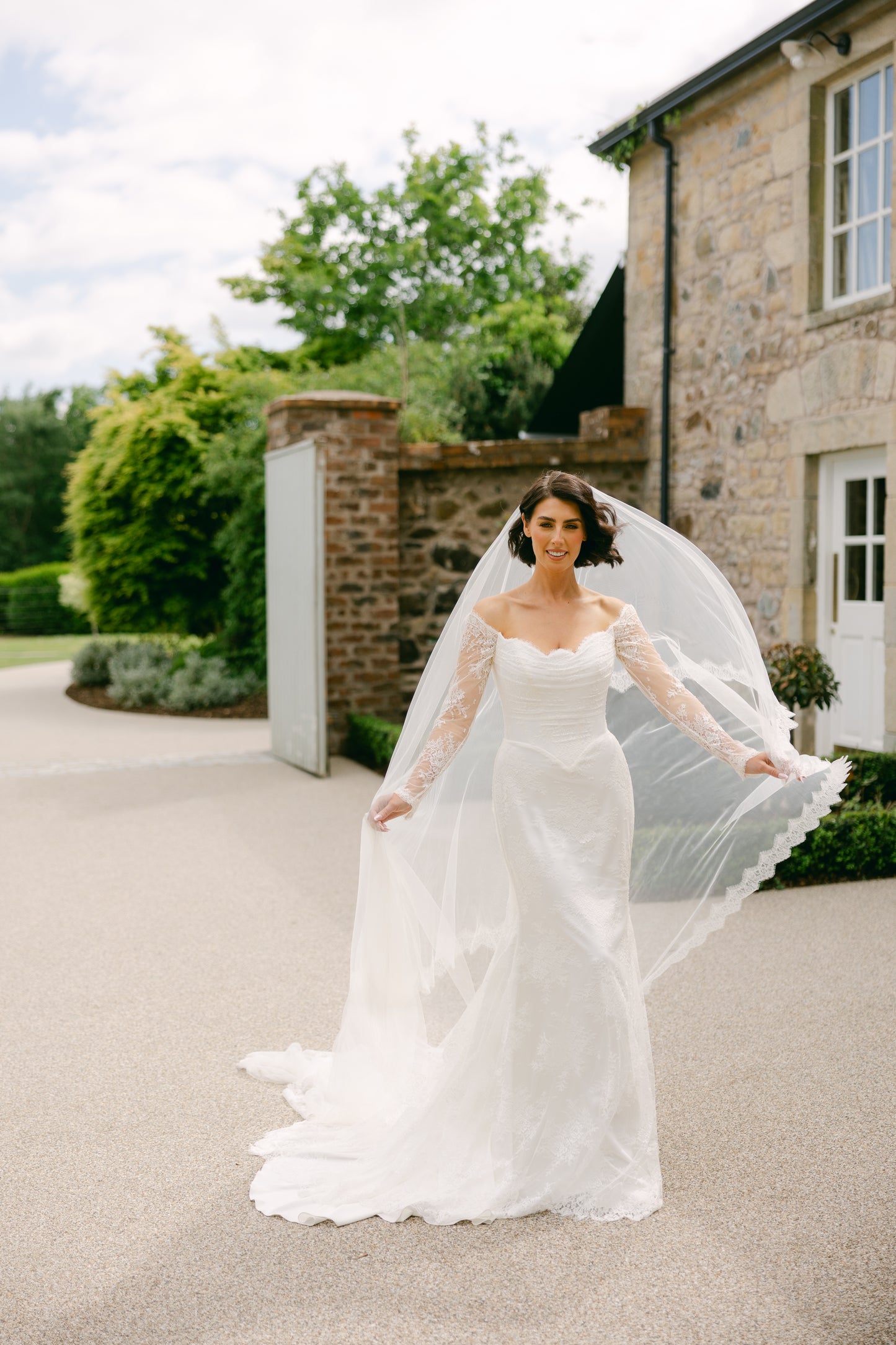 SUZANNE NEVILLE 2025 CAMOMILE WEDDING DRESS