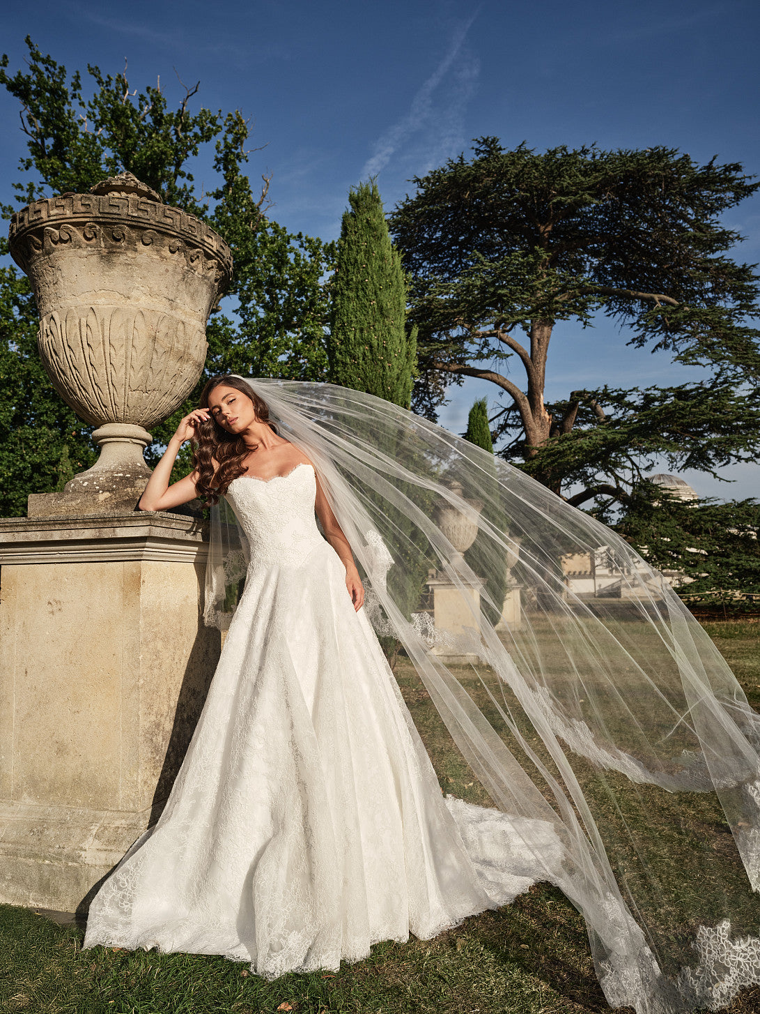 SUZANNE NEVILLE 2026 LORIELLE WEDDING DRESS