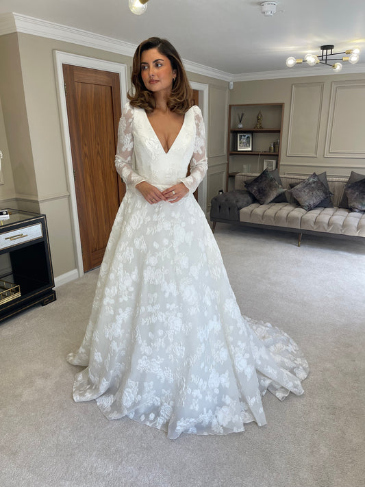 SUZANNE NEVILLE CONNAUGHT - 2023 WEDDING DRESS