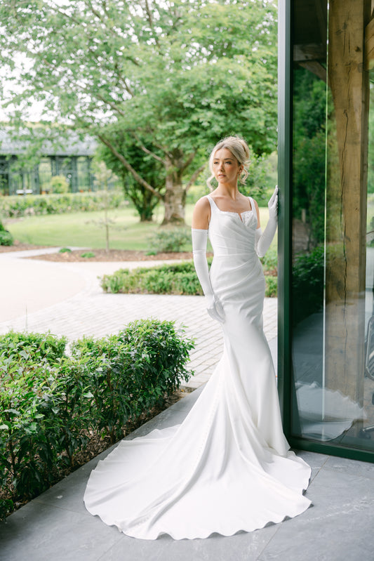 AVENUE BY JOSEPHINE SCOTT REESE WEDDING DRESS