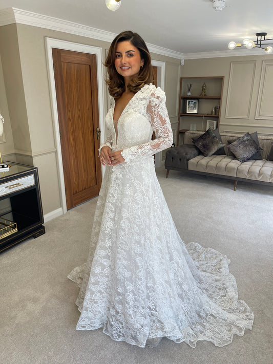 pronovias ameri | v neck wedding dress