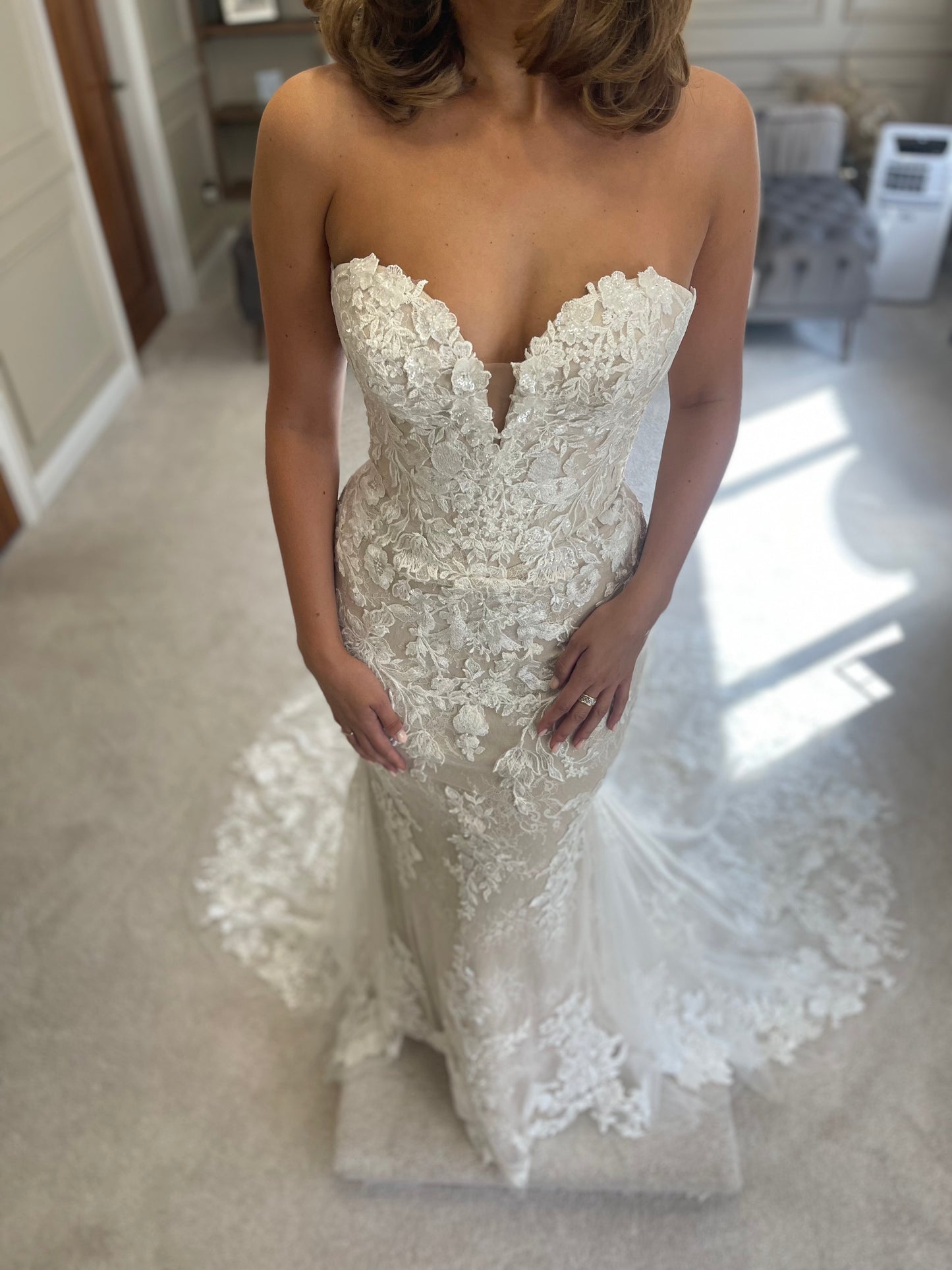 ELYSEE ATELIER MERCIER LACE WEDDING DRESS