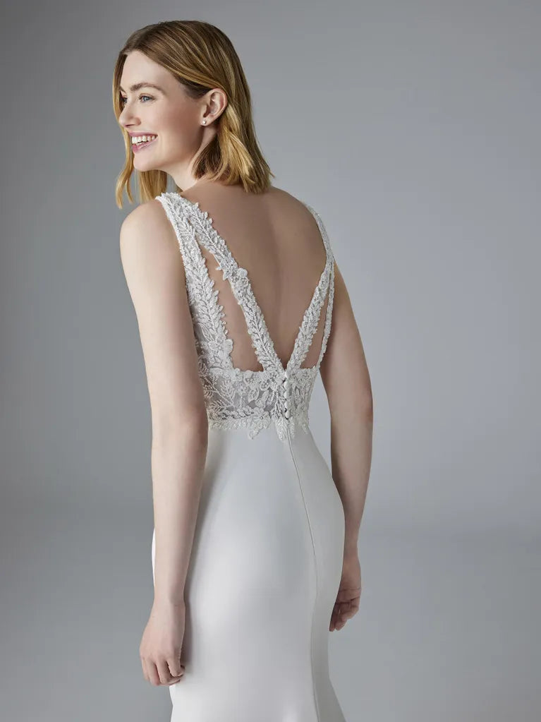PRONOVIAS ONA SQUARE NECKLINE MERMAID WEDDING DRESS - 2025