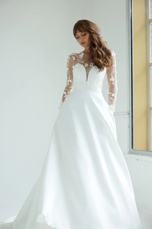 SUZANNE NEVILLE 2023 GOLDENER WEDDING DRESS