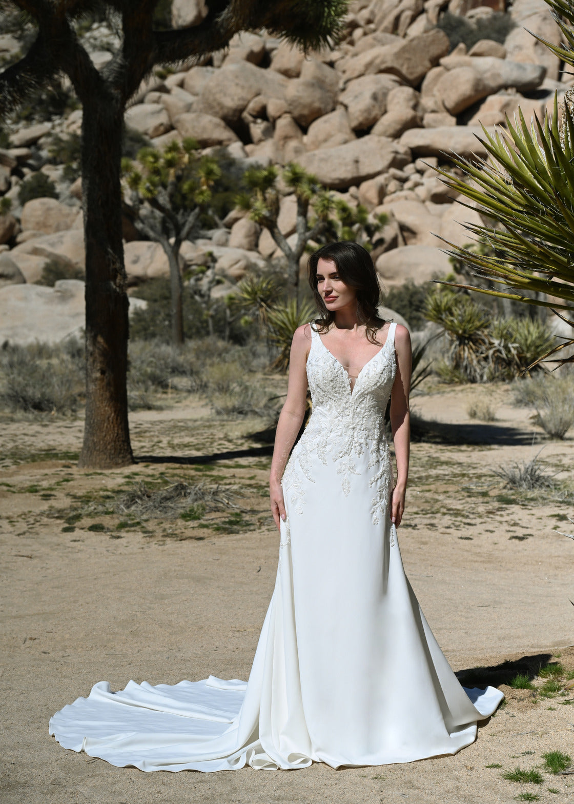 DANDO LONDON IRVINE SAMPLE WEDDING DRESS - 2025