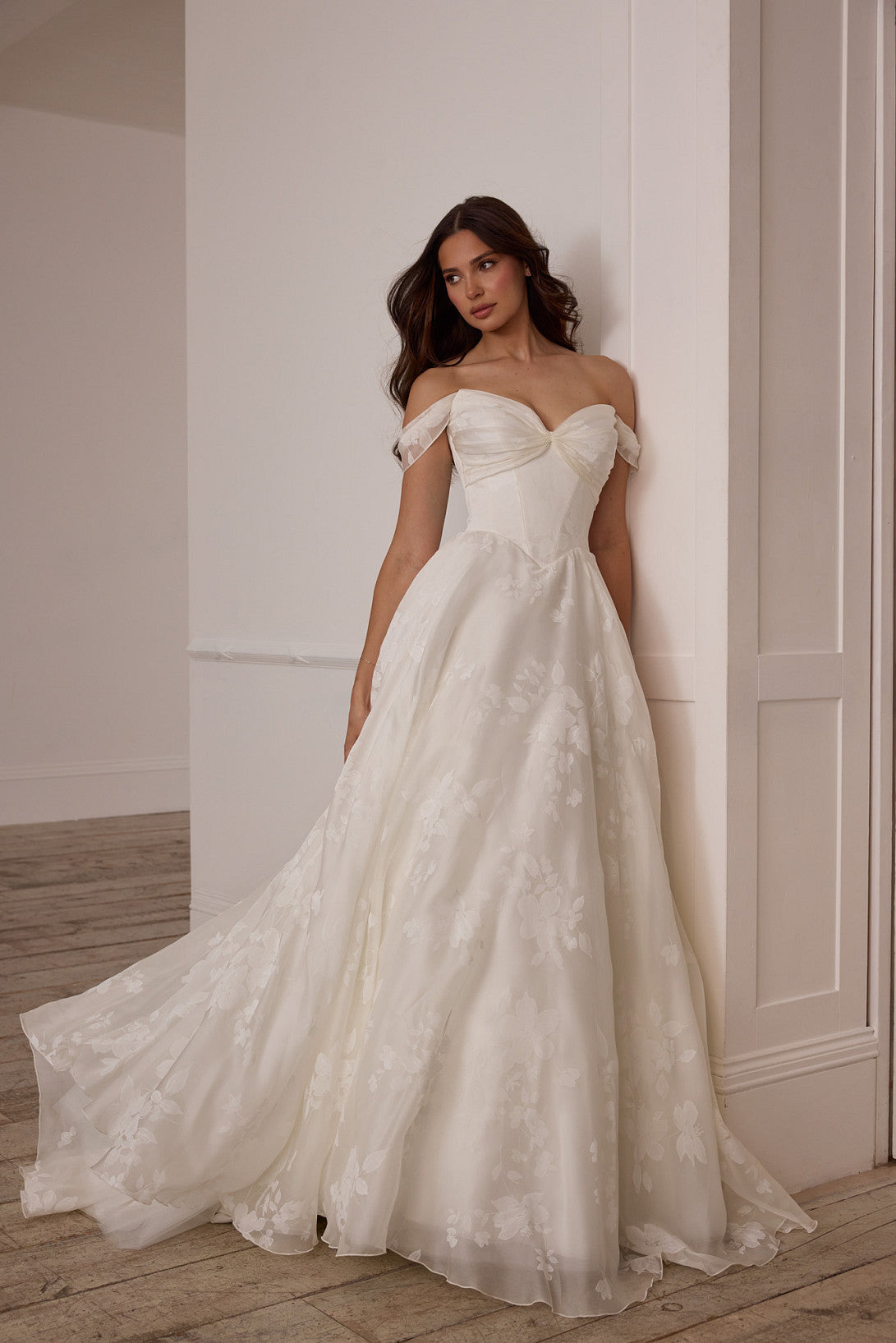 SUZANNE NEVILLE 2025 GARDENIA WEDDING DRESS SUZANNE NEVILLE 2025 GARDENIA WEDDING DRESS