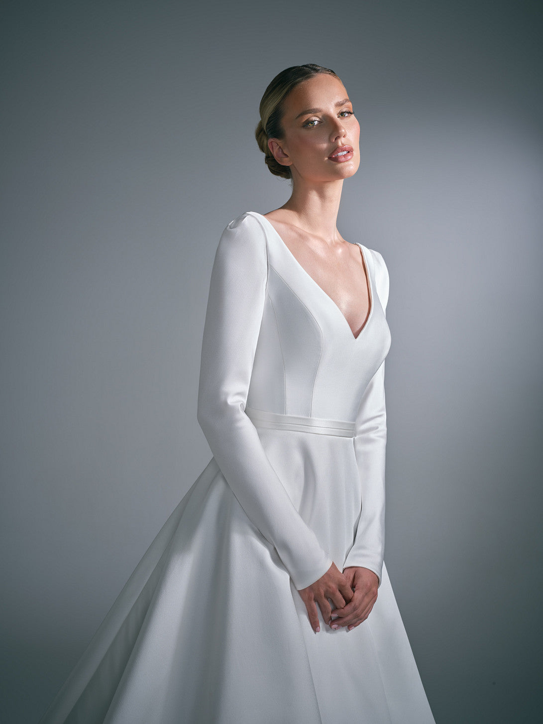 SUZANNE NEVILLE 2027 OLEA WEDDING DRESS
