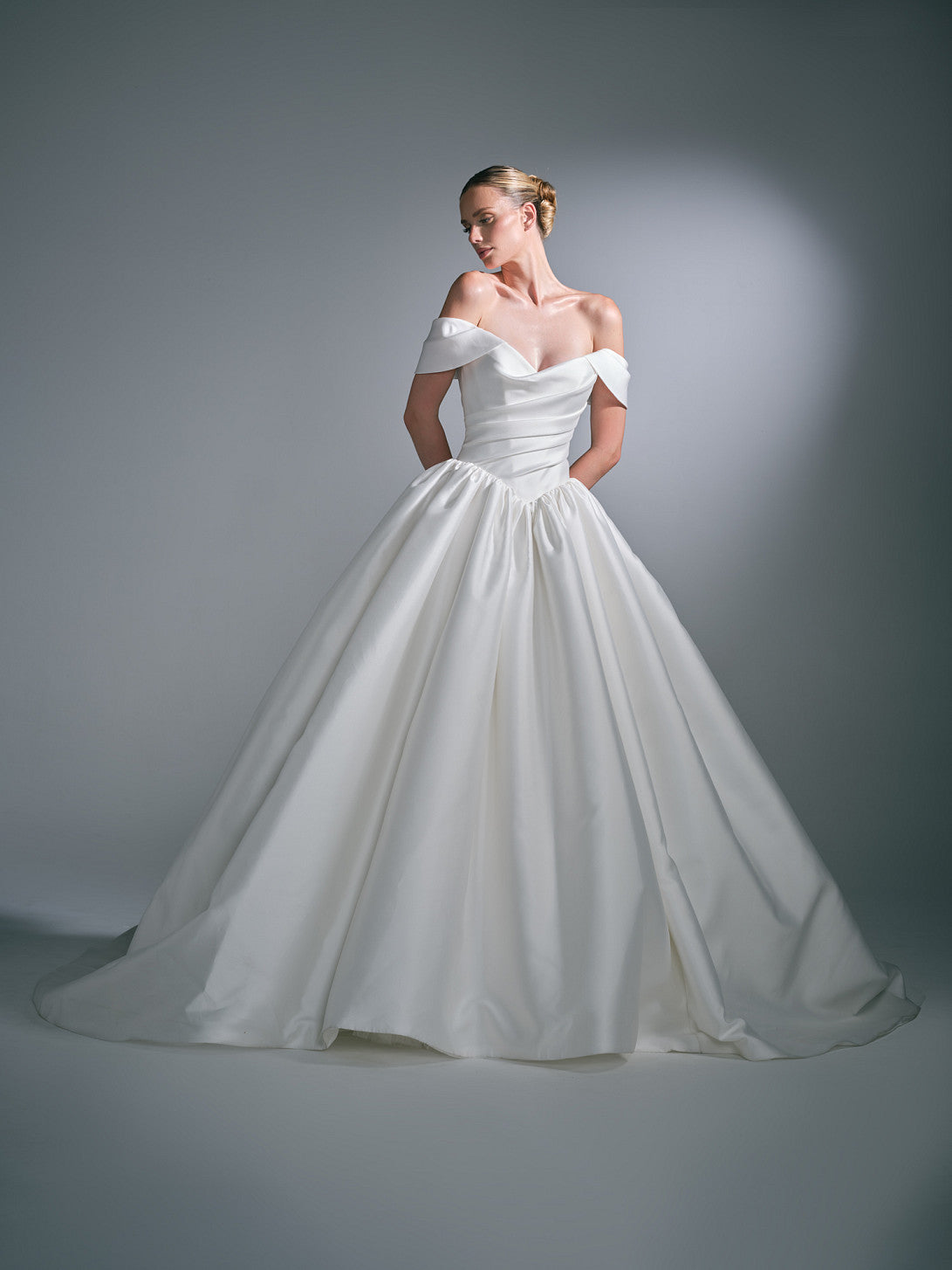 SUZANNE NEVILLE 2027 SORAYA WEDDING DRESS