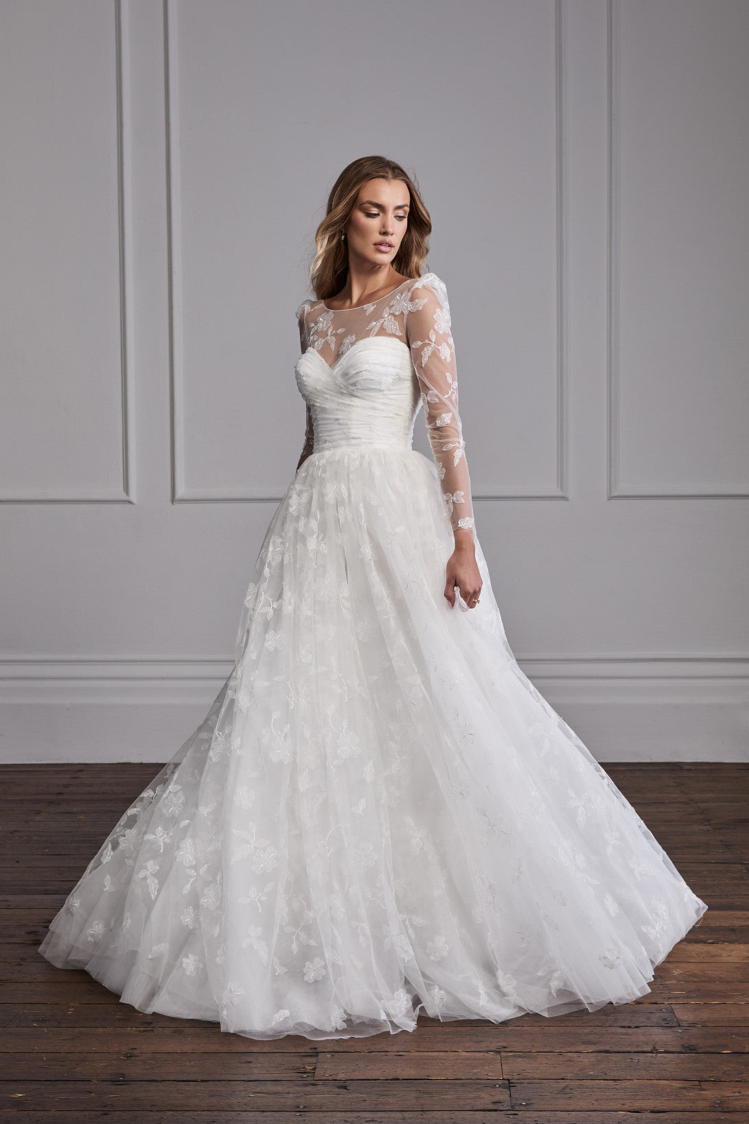 SUZANNE NEVILLE 2026 VELORA WEDDING DRESS