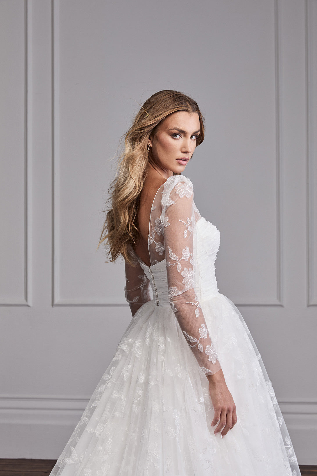 SUZANNE NEVILLE 2026 VELORA WEDDING DRESS