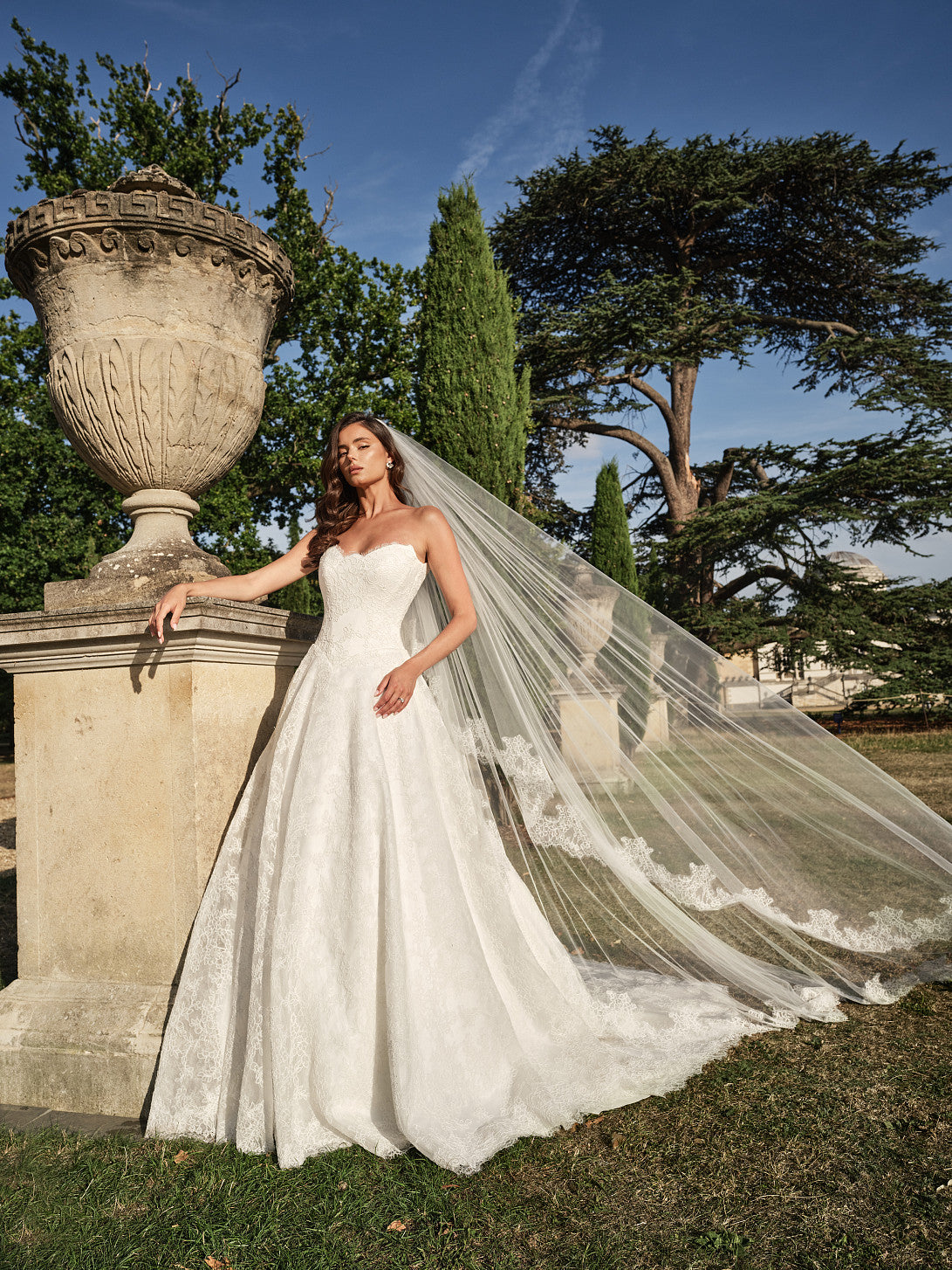 SUZANNE NEVILLE 2026 LORIELLE WEDDING DRESS