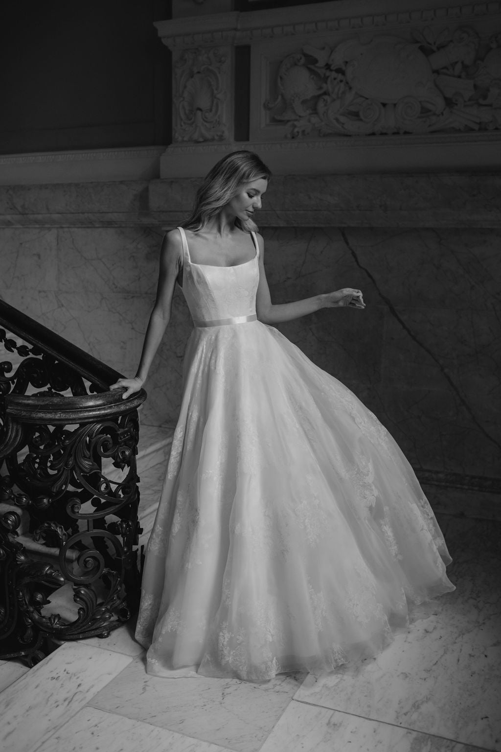 SUZANNE NEVILLE 2024 FAURE WEDDING DRESS