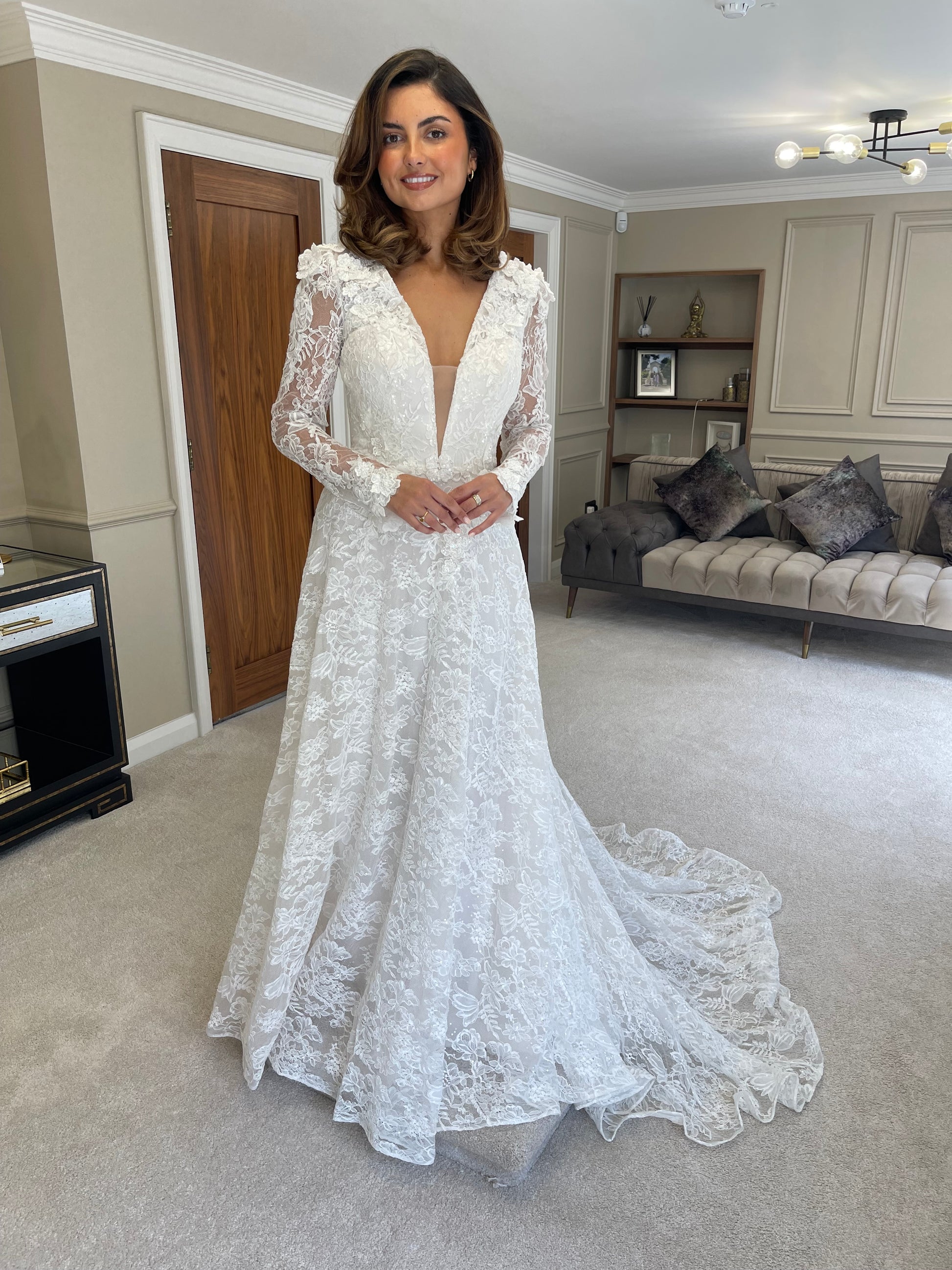 Pronovias Ameri V Neck Wedding Dress | Sample 1,845 Pronovias Ameri V Neck Wedding Dress | Sample 1,845