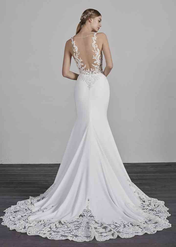 Pronovias sample sale hotsell