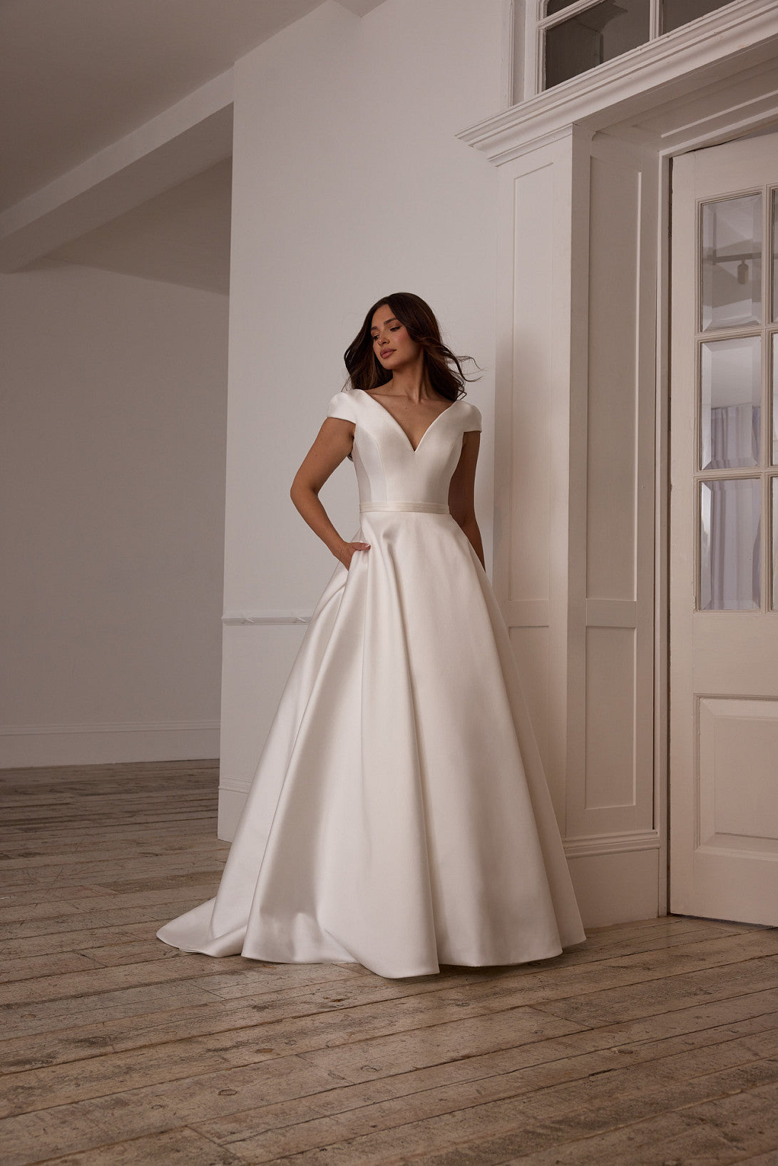 SUZANNE NEVILLE 2025 HALCYON WEDDING DRESS