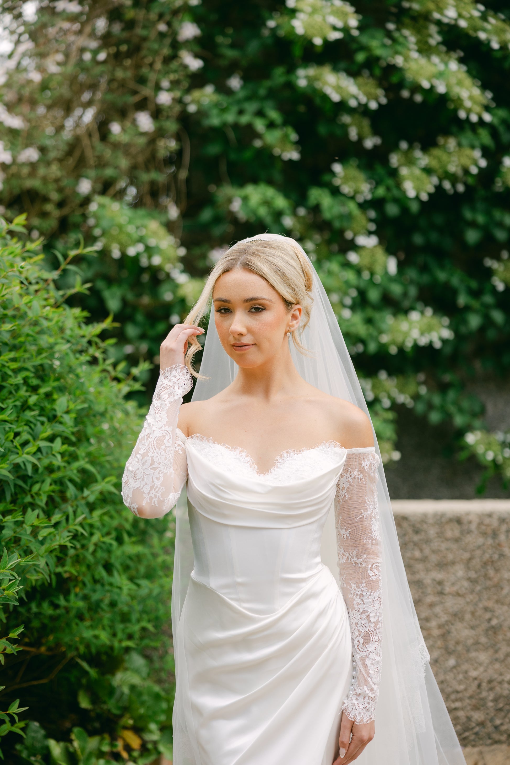 Avenue by Josephine Scott Paris Sample Wedding Dress