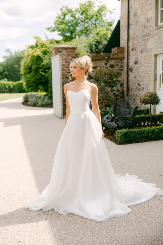 SUZANNE NEVILLE 2025 MILTONIA WEDDING DRESS