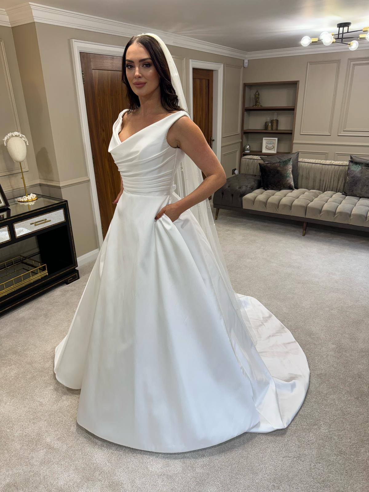 SUZANNE NEVILLE 2024 RAVELLI WEDDING DRESS