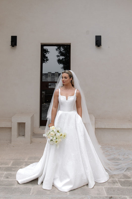 SUZANNE NEVILLE BLOOMSBURY WEDDING DRESS - 2023