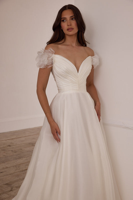 SUZANNE NEVILLE 2025 BEGONIA WEDDING DRESS