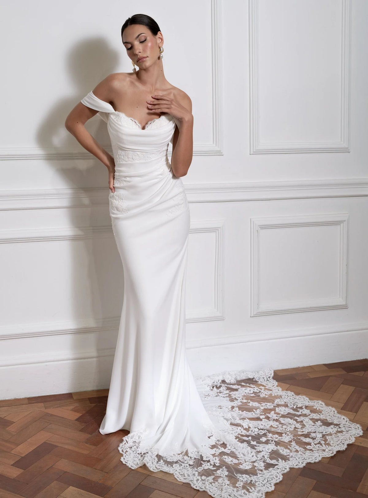 AVENUE BY JOSEPHINE SCOTT CHLOE WEDDING DRESS